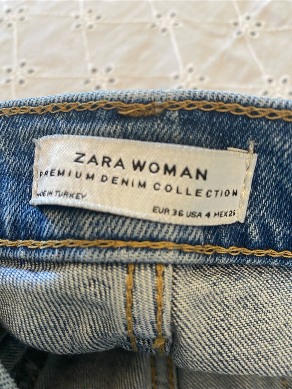 Zara Light Blue Cropped Ankle Jeans